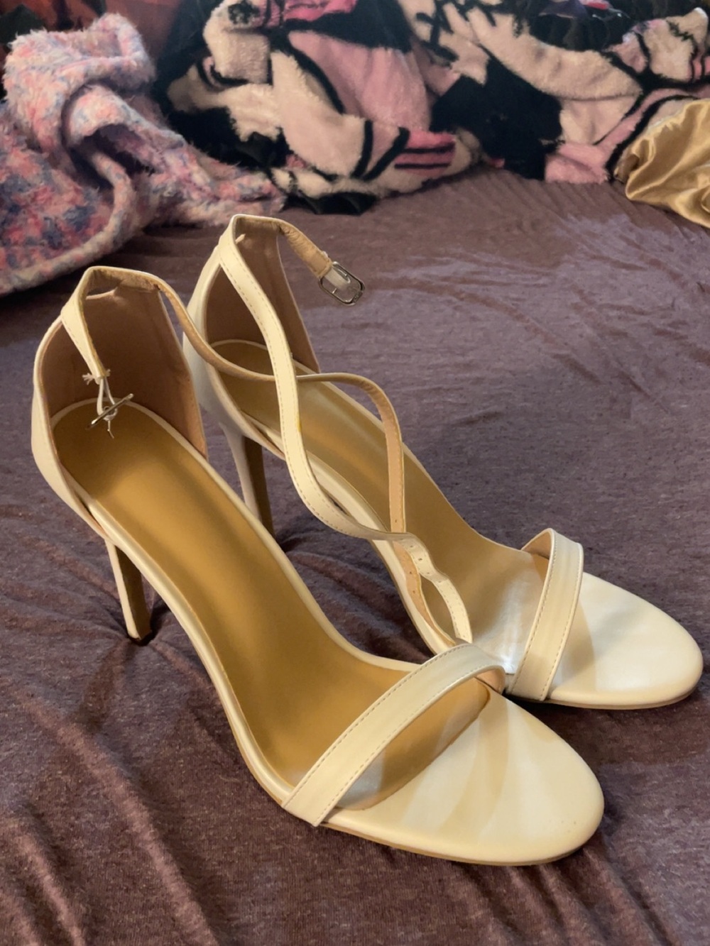Elegant Women's Strappy High Heel Sandals - white